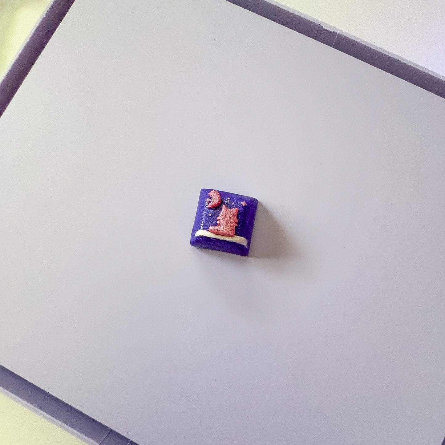 moon watching bubu artisan keycap